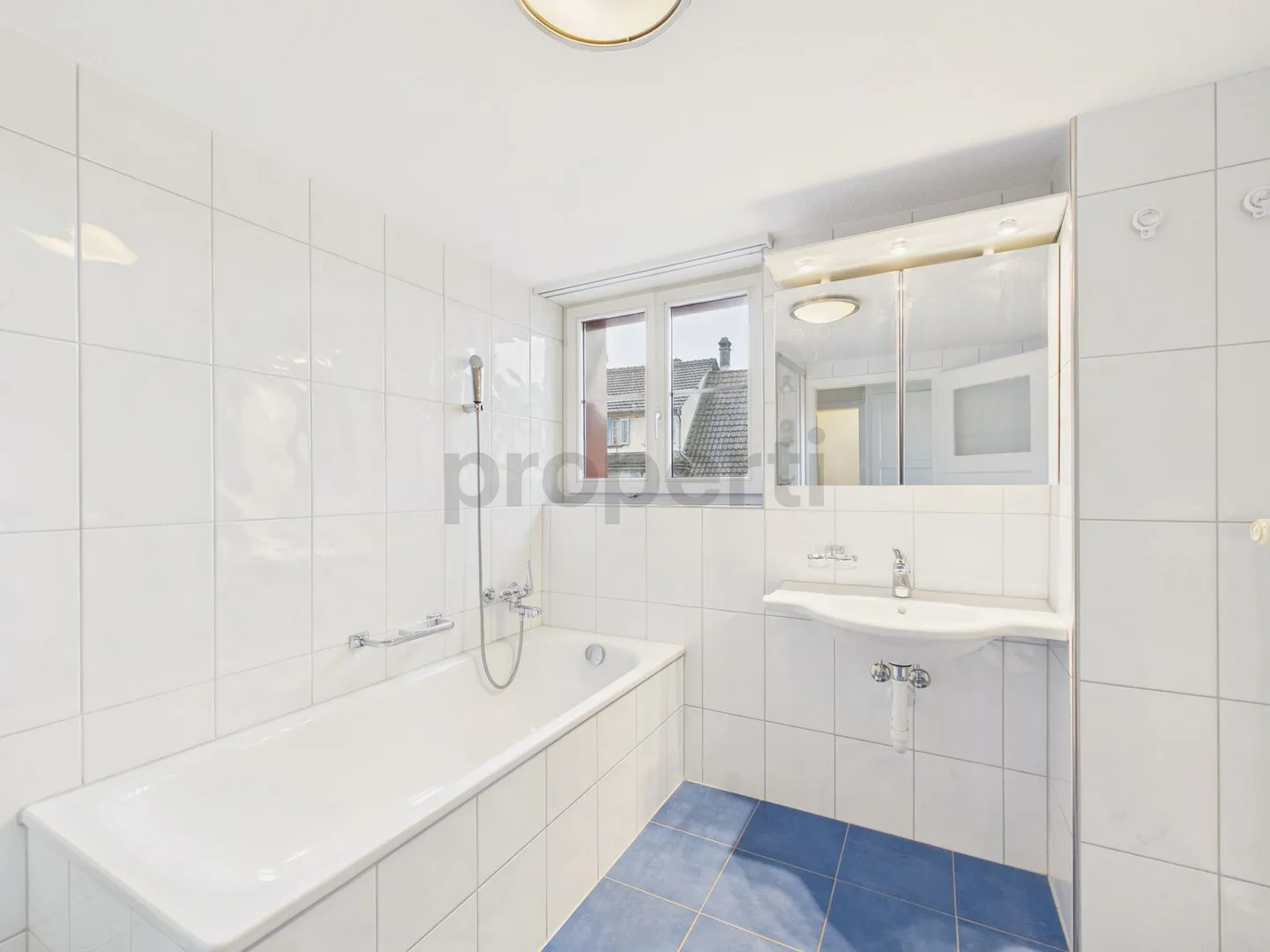 Maison de ville rénovée de 6 pièces avec grand espace de cave, Ermatingen - Photo 9 sur 11