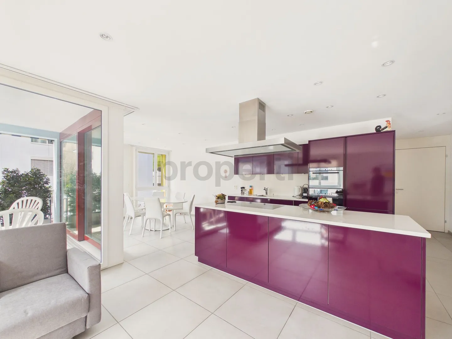 Moderno appartamento di 4 stanze con loggia nel centro di Wädenswil - Foto 8 di 13