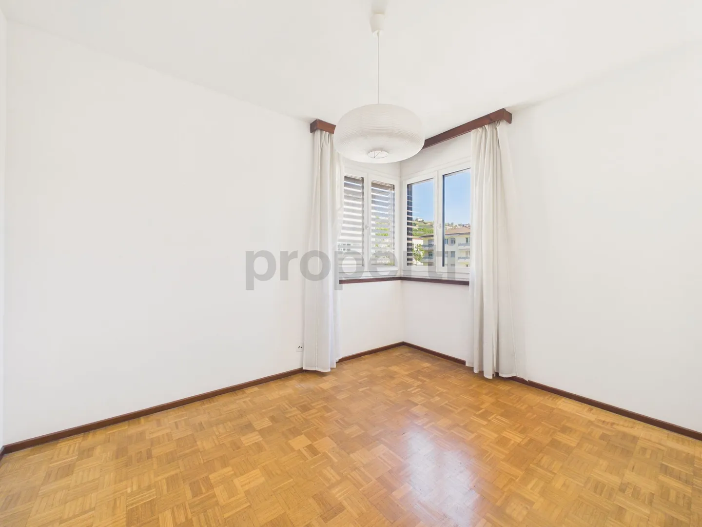 Bright 5.5 Apartment in City Center - Lugano - Photo 6 of 13