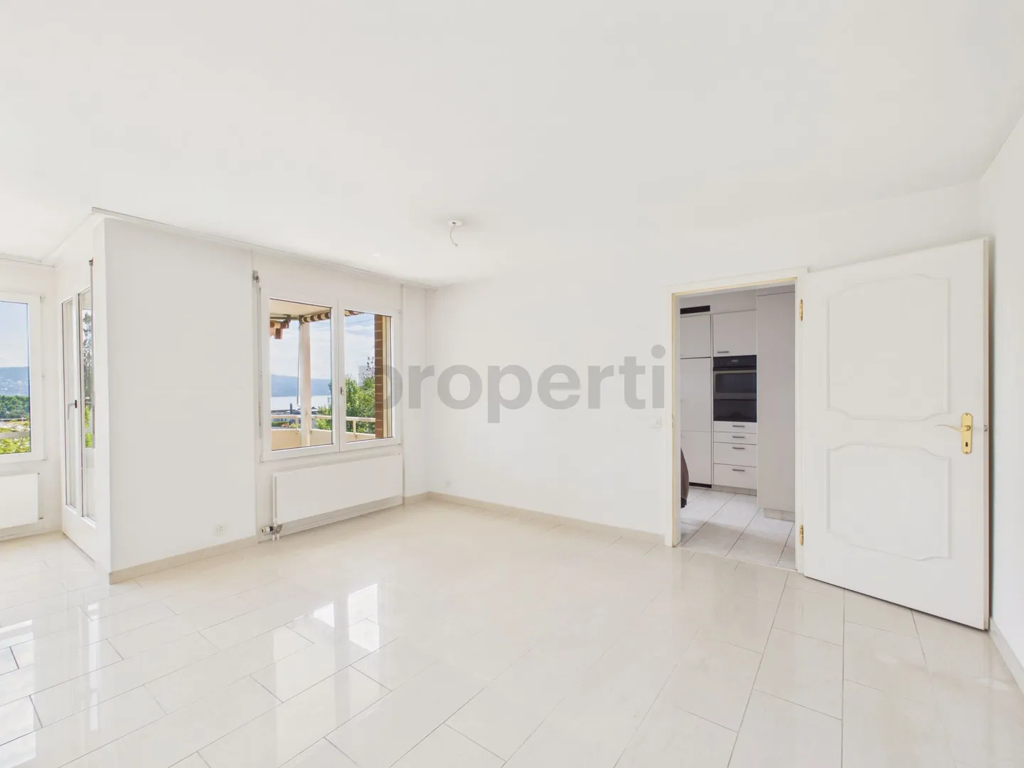 Helle 3.5-Zimmer-Wohnung mit Seeblick - Foto 4 von 11