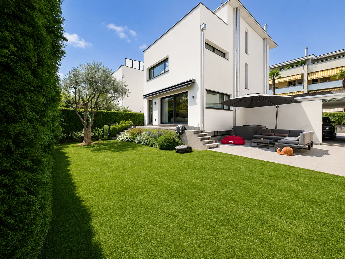 Villa moderna ad Ascona  Spazi generosi, giardino e terrazzi - Foto 1 von 13