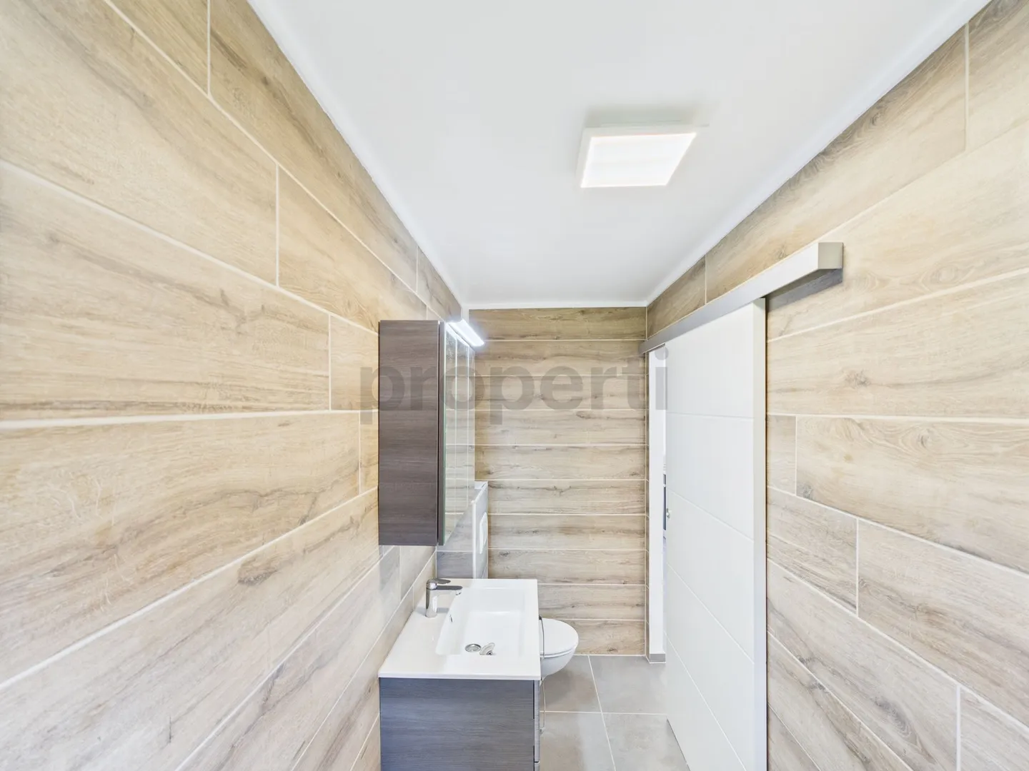 Opportunity not to be missed: fully renovated house with mezzanine, garage and terrace. - Photo 9 of 12