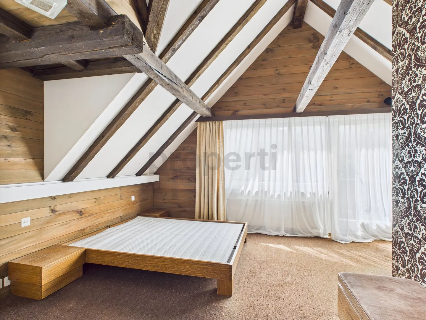 Traditional 6.5-Room Single-Family House in Wildhaus with Garden, Park, and Versatile Usage Options - Photo 9 of 13