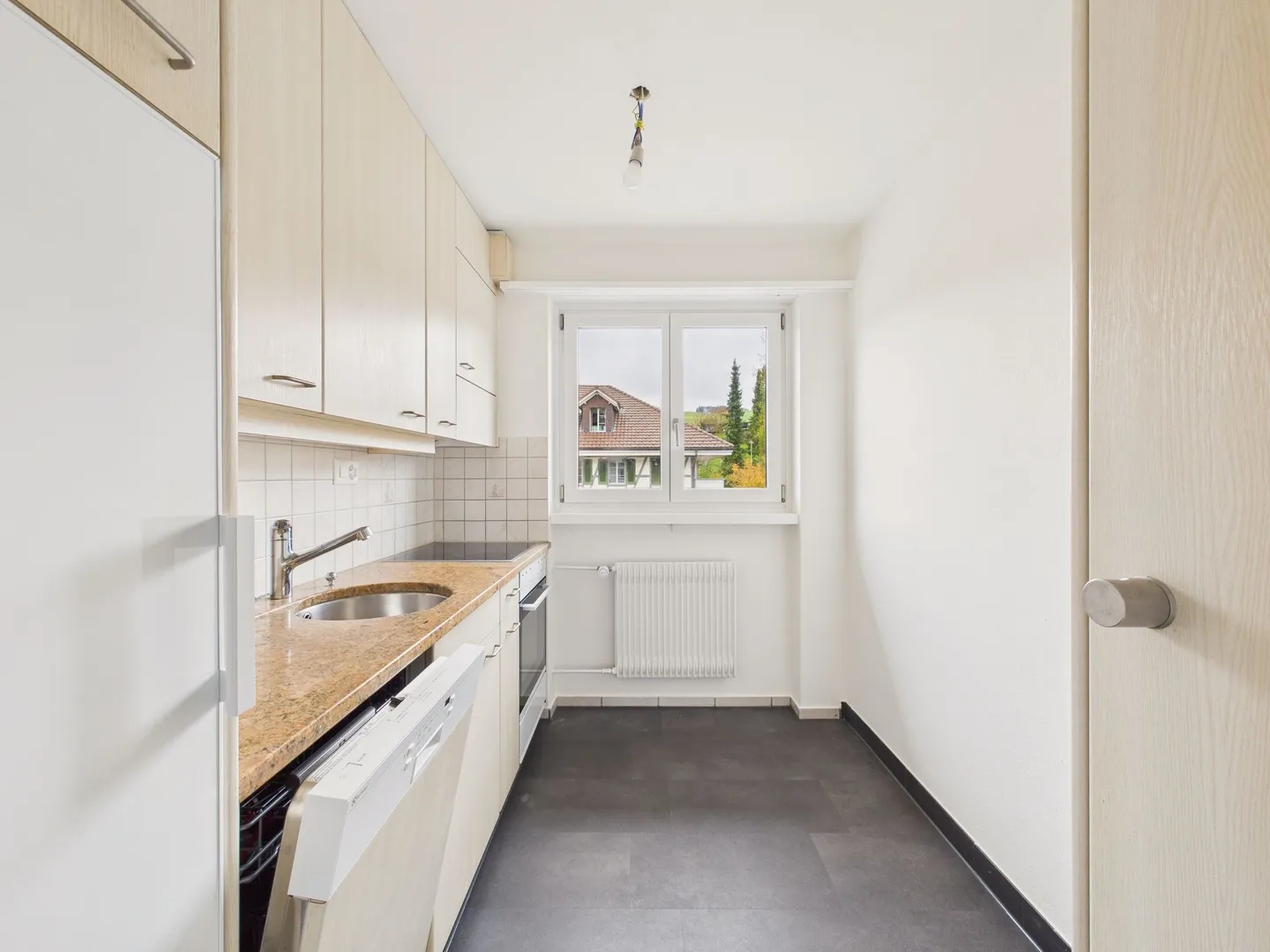 Charmante 3.5 Zimmer Wohnung mit sonnigen Wintergarten - Foto 4 von 8