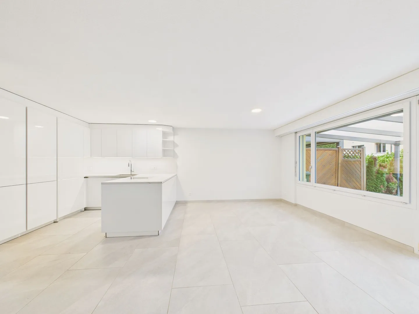 Charmantes 5.5-Zimmer Reihenhaus in Wilen b. Wollerau - Foto 1 von 13