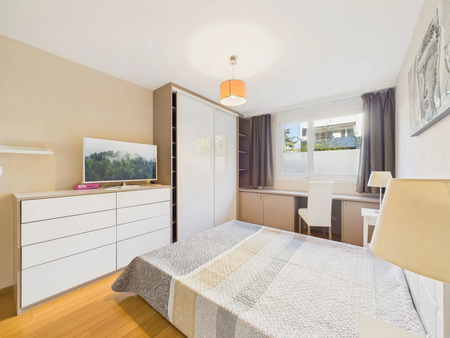 Furnished, modern and bright 5-room apartment with garden in Châtelaine - Photo 6 of 13