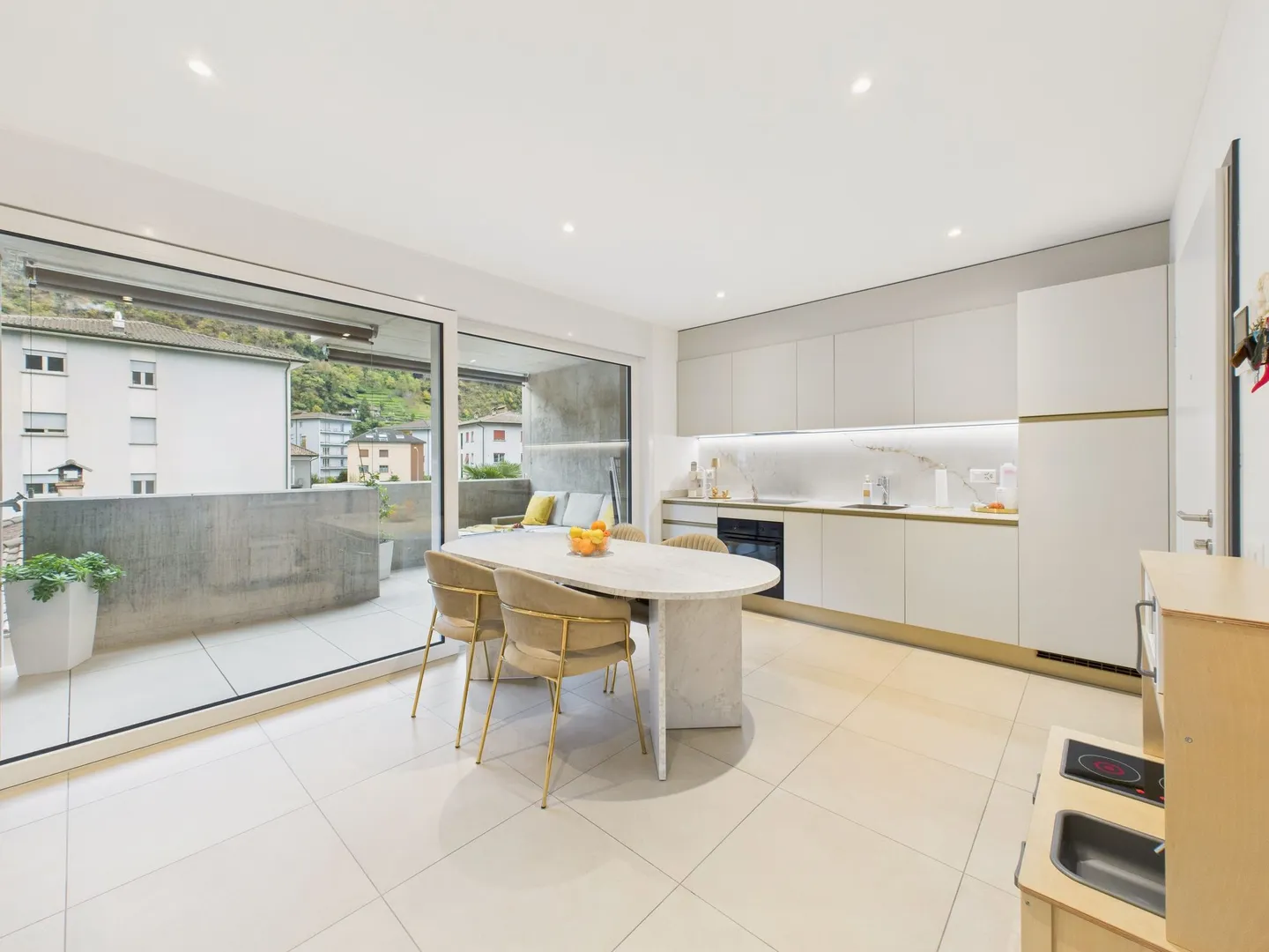 Modern 2.5-room apartment in new construction in Bellinzona - Photo 6 of 11