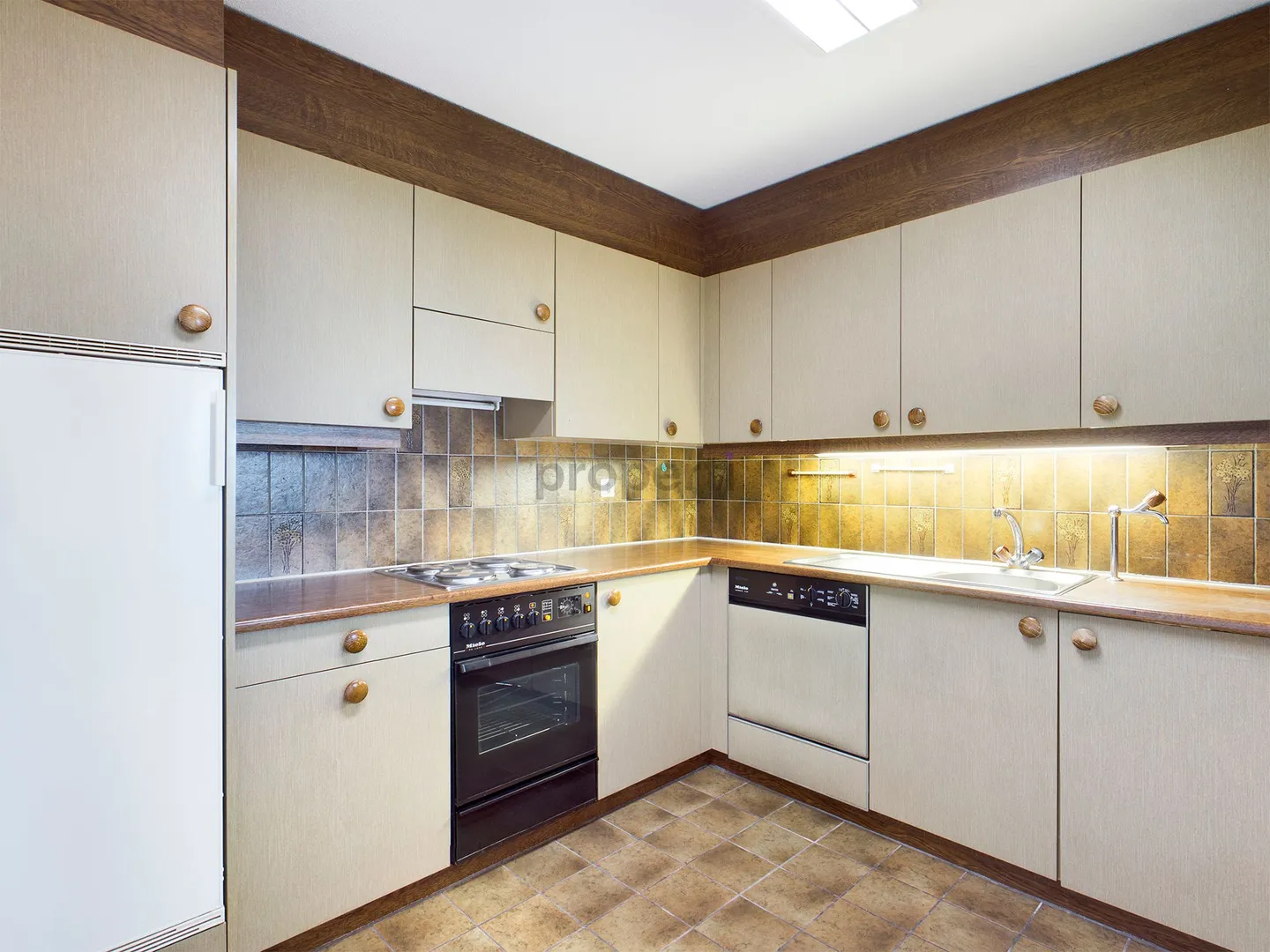 Appartamento unico di 5,5 stanze a Schüpfen, BE - Foto 4 di 7