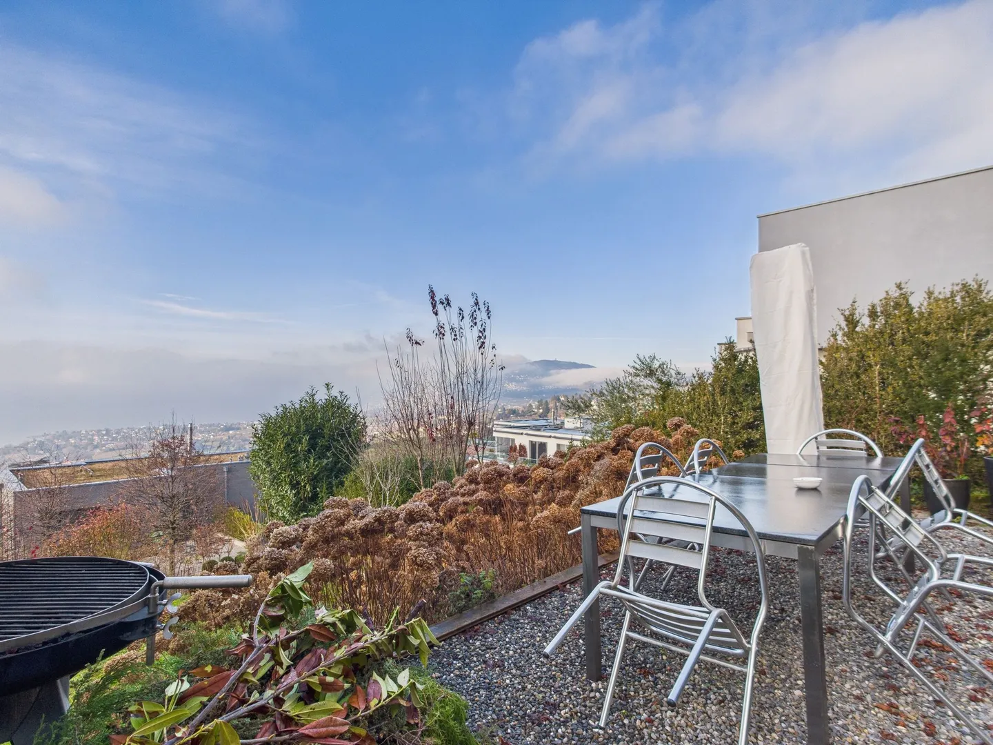 Panoramic View - Spacious 6.5 Room Townhouse - Photo 11 of 13