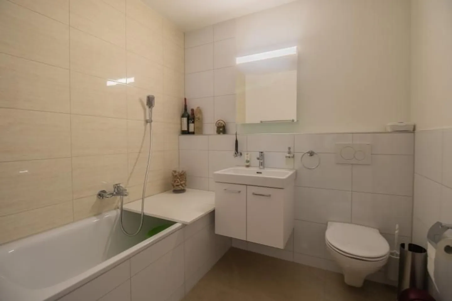 Appartement moderne de 3,5 pièces avec ascenseur et pièces annexes, Hunzenschwil - Photo 8 sur 9