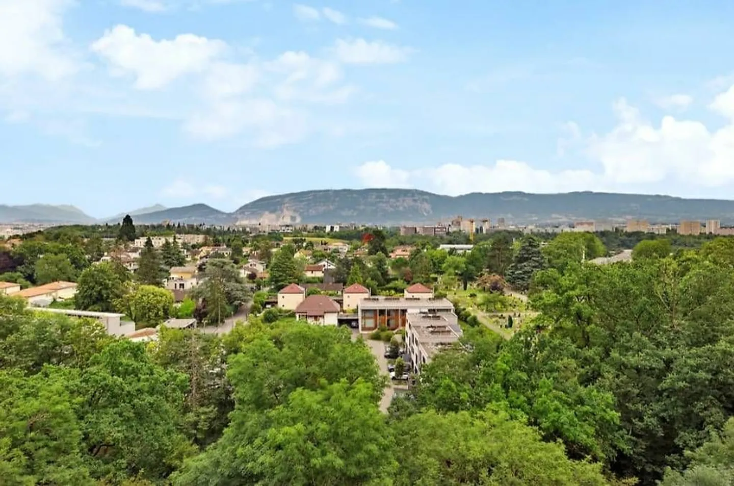 4-room renovated apartment on a high floor with winter garden and exceptional views - Photo 10 of 13