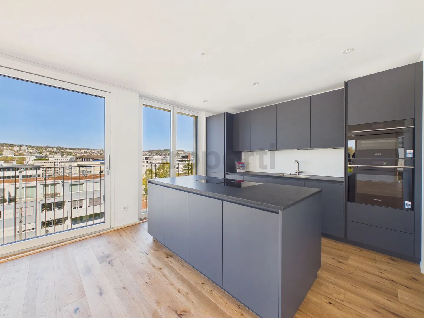 Appartamento moderno di 4,5 stanze con vista libera a Zurigo Altstetten - Foto 2 di 13