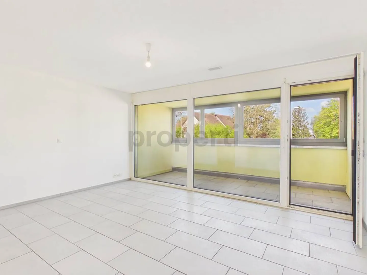 Light, Air & Quality of Life: Your Minergie Home with 2 Balconies and Conservatory in Volketswil - Photo 11 of 12