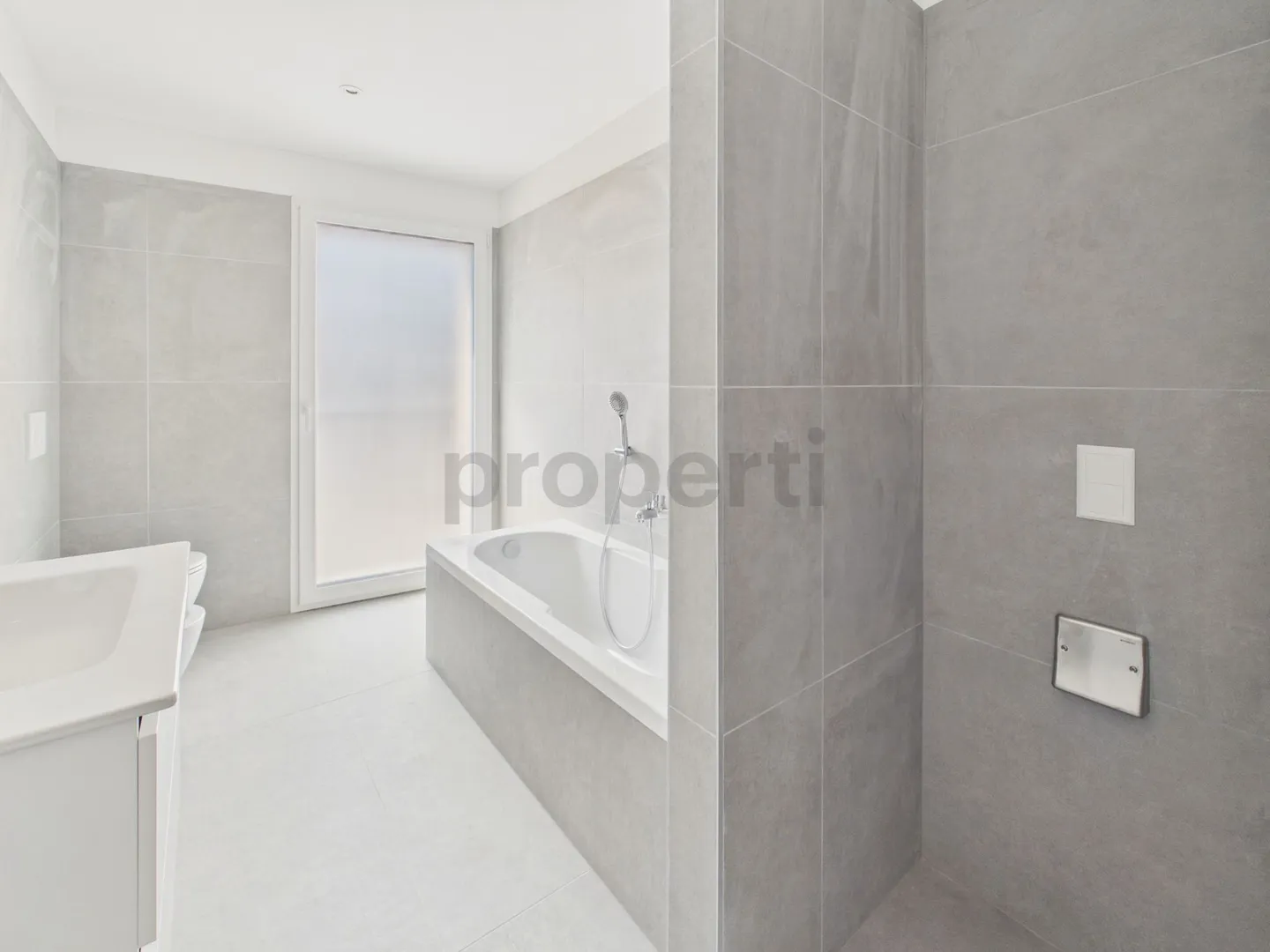 Penthouse moderne 3.5 pièces avec parking et cave, Biasca - Photo 10 sur 13