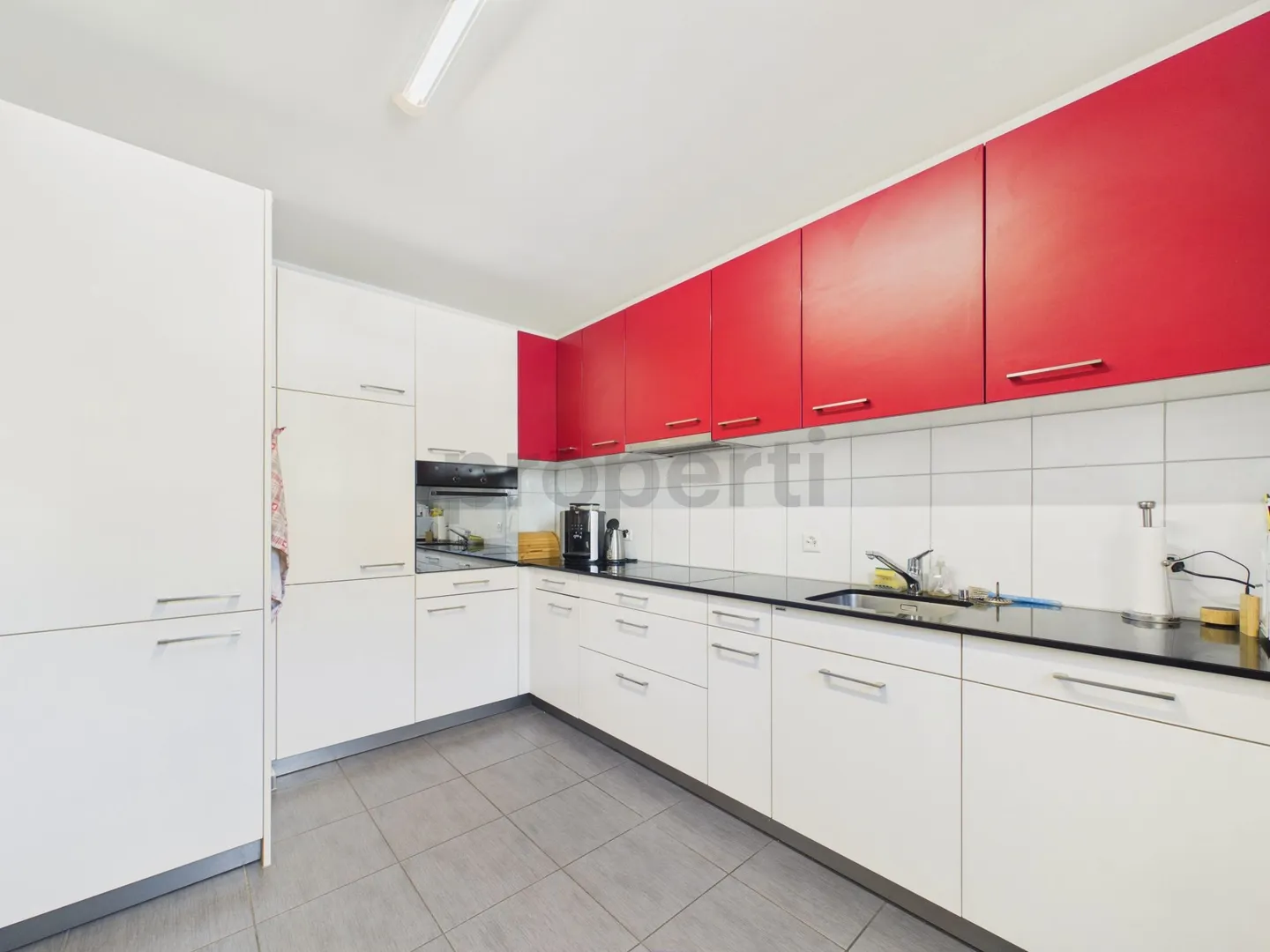 Vue douce à Schüpfheim, cinq chambres pour beaucoup d'espace, bâtiment traditionnel rénové avec balcon - Photo 4 sur 11