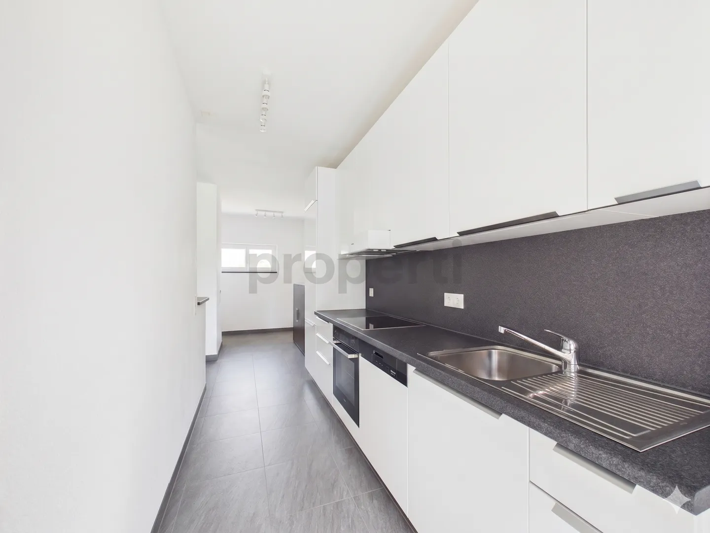 Renovierte 3.5-Zimmer-Wohnung - Zentrale Lage in Biasca - Foto 5 von 13