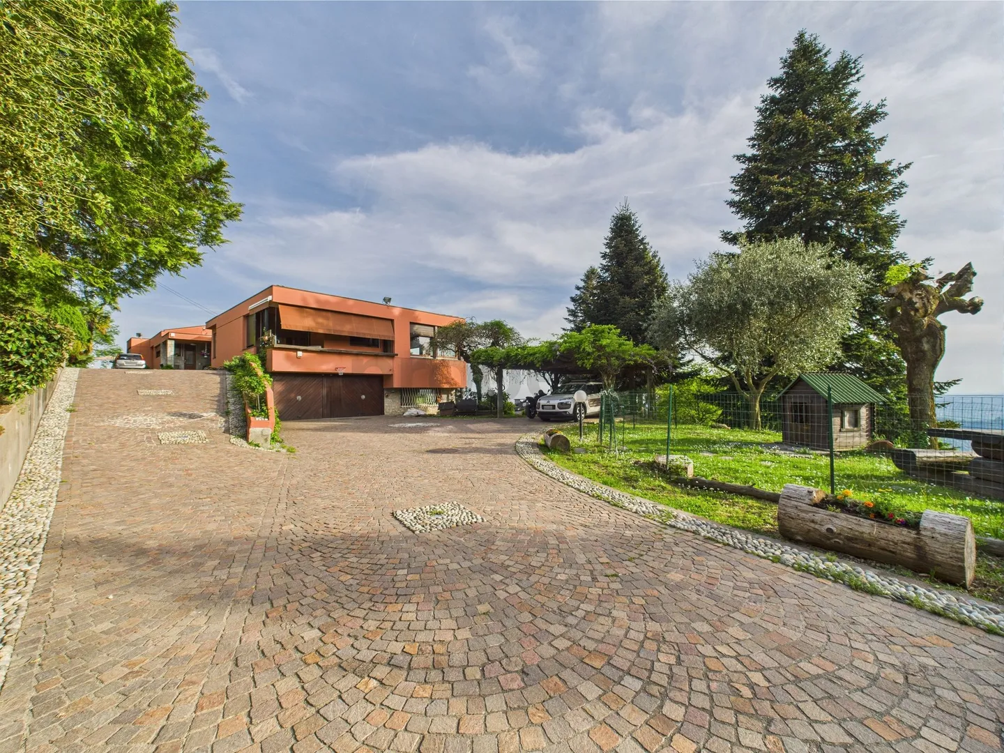 Beautiful Villa in Sagno with Breathtaking Views of Como, Brescia, and Milan - Photo 1 of 13