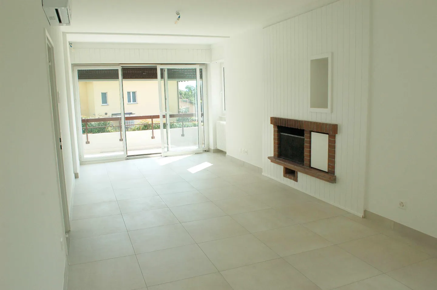 Charmantes und geräumiges unabhängiges Zweifamilienhaus mit Garten in Lugano - ideal auch für berufliche Aktivitäten - Foto 5 von 13