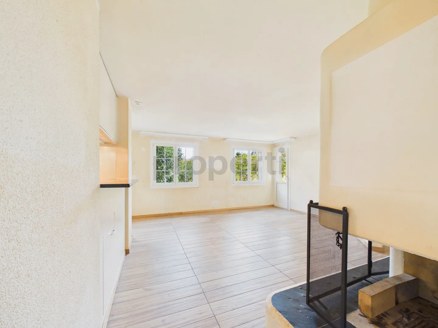 Cozy 3.5-room garden apartment with fireplace and design potential - Photo 5 of 13