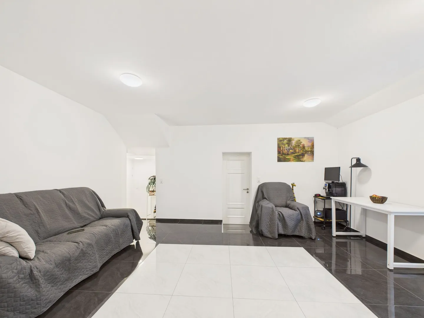 Furnished apartment in the heart of the old town of Aarau - Photo 2 of 11