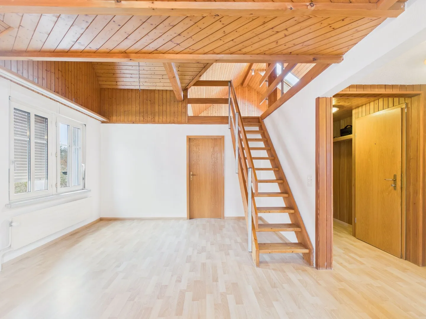 Lichtdurchflutete 3.5-Zimmer Maisonette-Dachwohnung in Rorschach - Photo 2 of 9