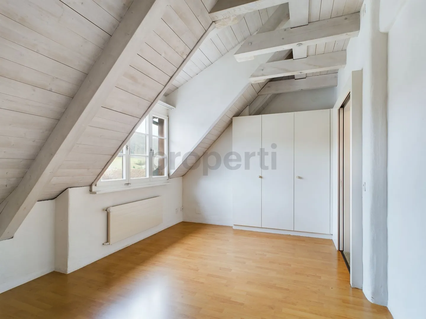 Maison duplex de 3,5 pièces au calme avec beau jardin et petit étang à Maisprach - Photo 7 sur 13