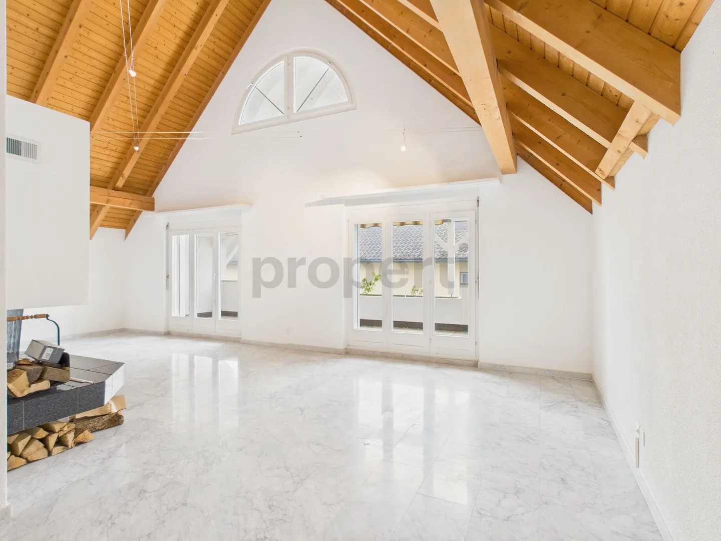 Grosszügige 5.5-Zimmer Maisonette-Wohnung mit Balkon in Ermatingen - Foto 2 di 13