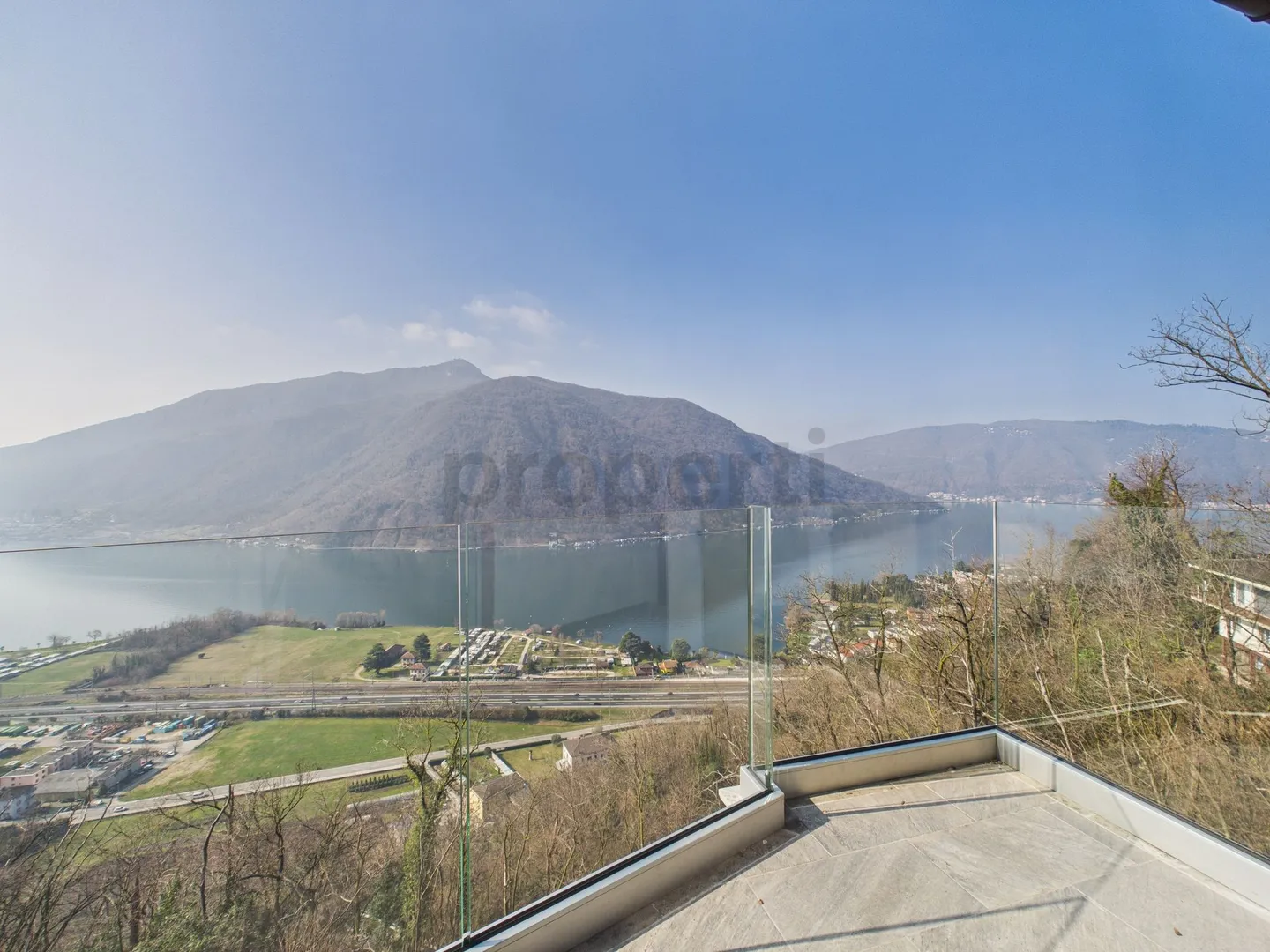 Villa moderna con balcone panoramico - Foto 8 di 13