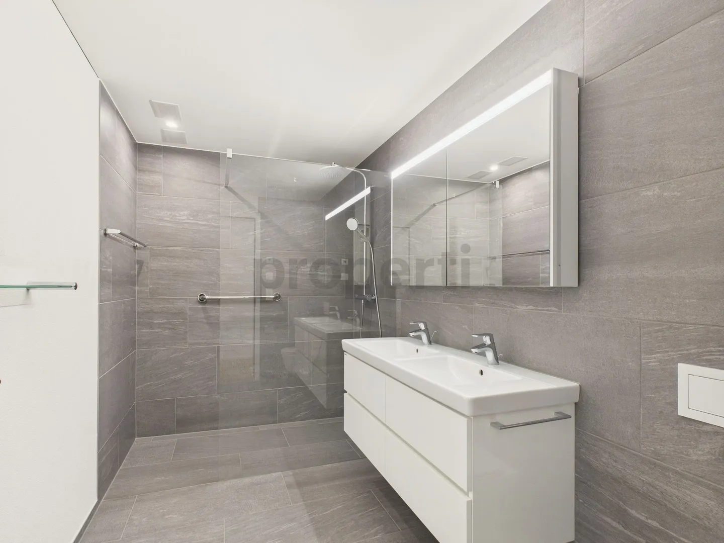 Appartamento moderno di 3,5 locali sul lago di Lucerna a Brunnen SZ - Foto 8 di 11