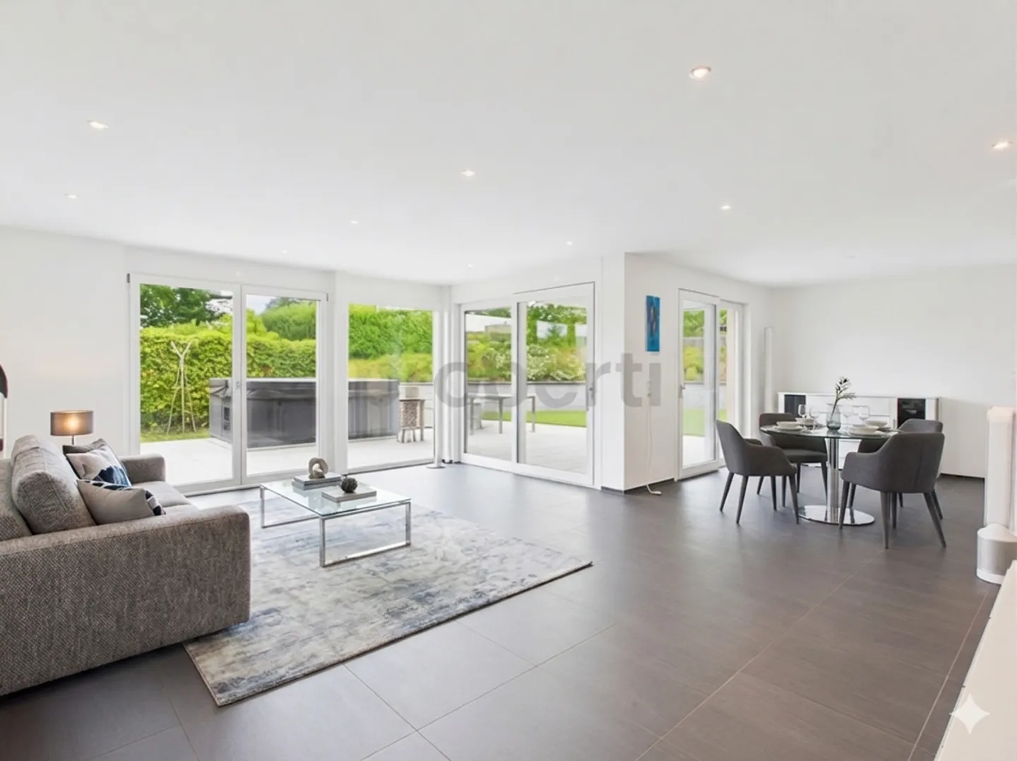 Grande maison semi-détachée et familiale - Photo 1 sur 13