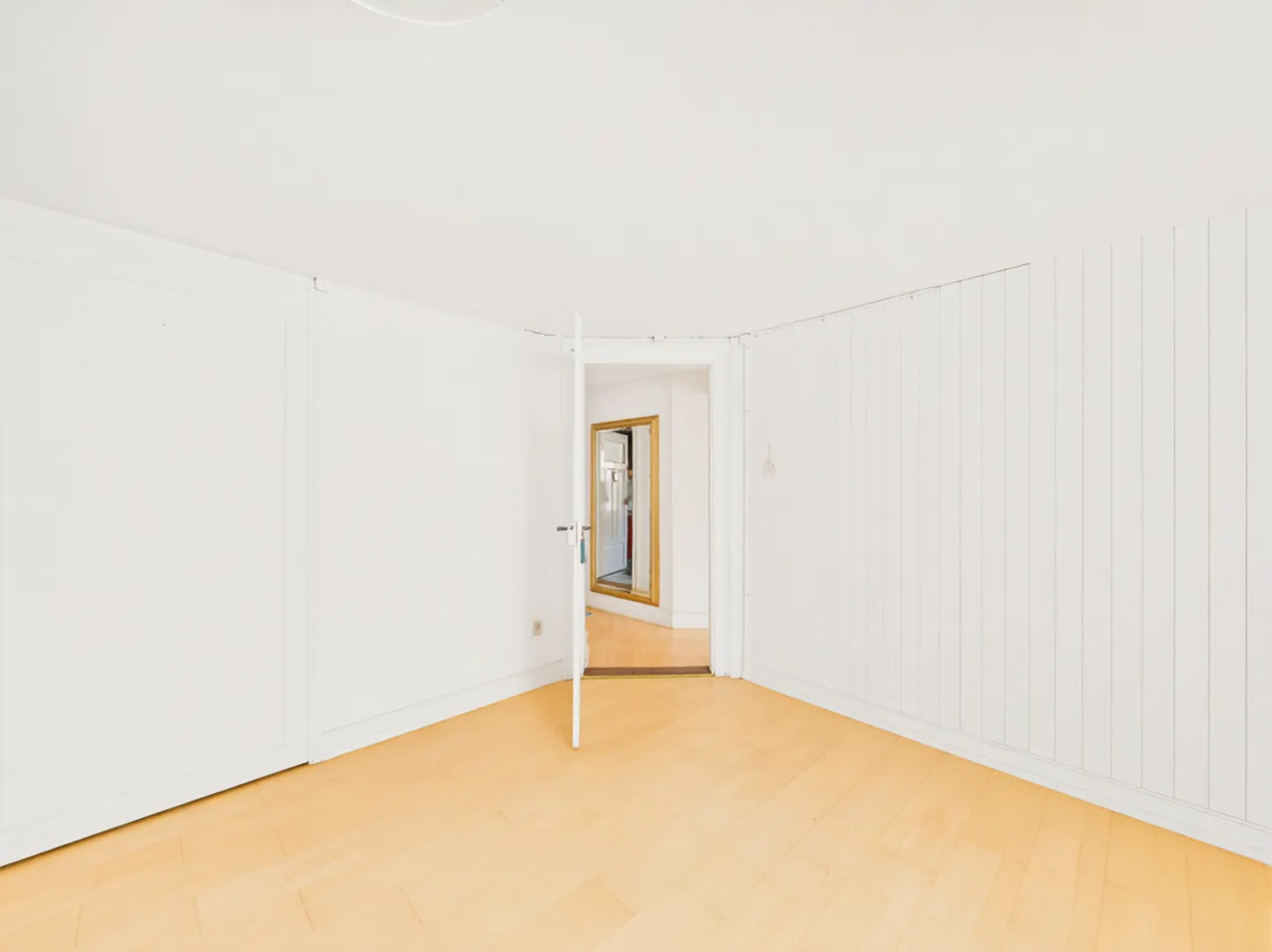 Mehrfamilienhaus mit Garten - Foto 7 von 13