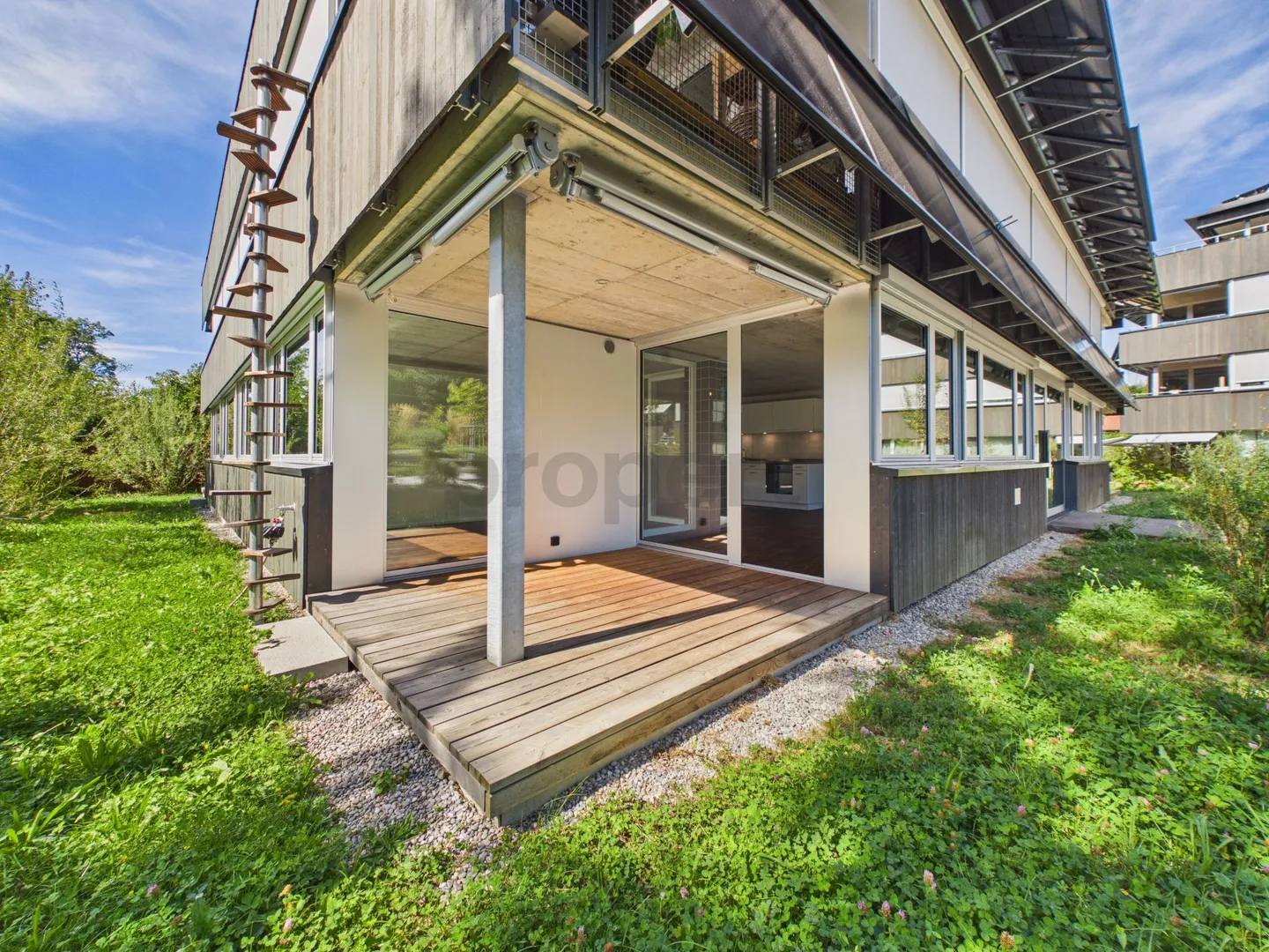 Neubau von 2023 mit Fussbodenheizung: Barrierefrei mit Aufzug, EV-Ladestation und tiefen Nebenkosten - Foto 8 di 9