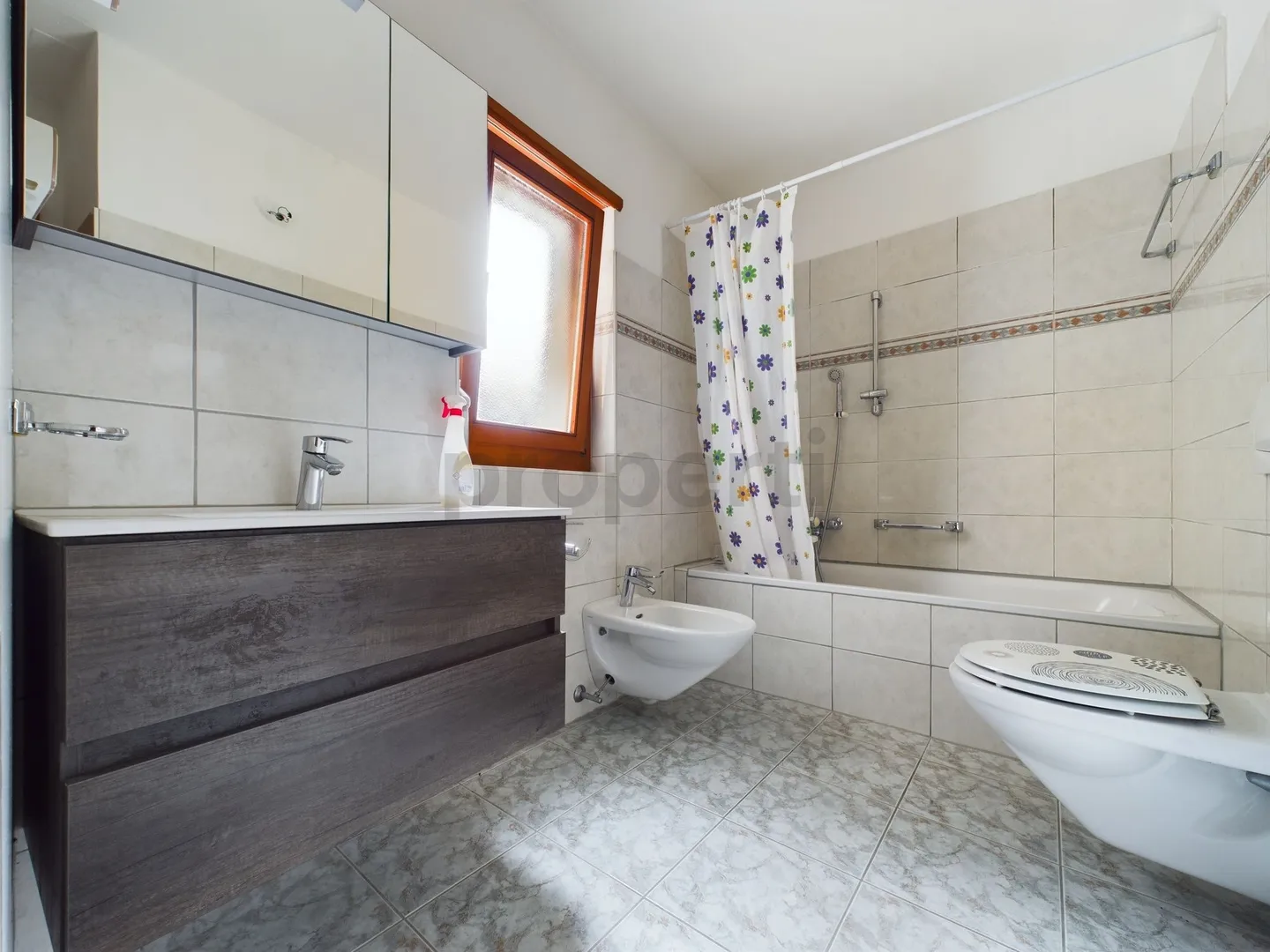 Edificio con 4 unità abitative nel centro di Losone - Foto 6 di 9