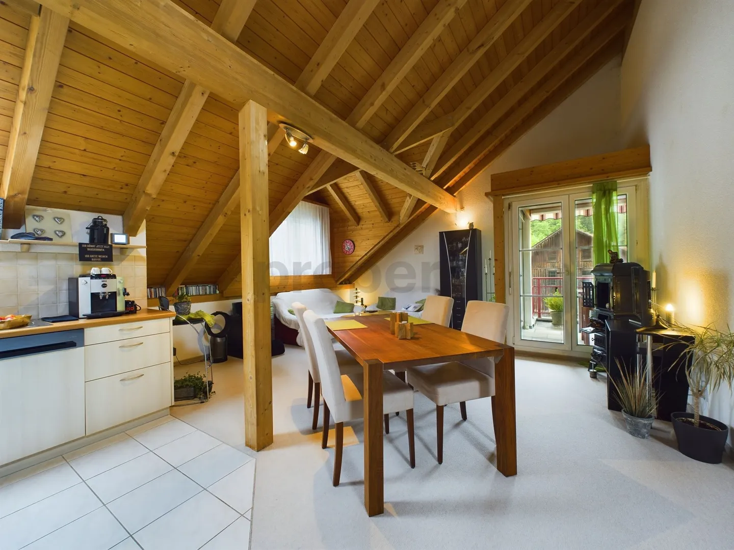 Cozy 3.5-room apartment in Fischenthal with balcony - Photo 2 of 10