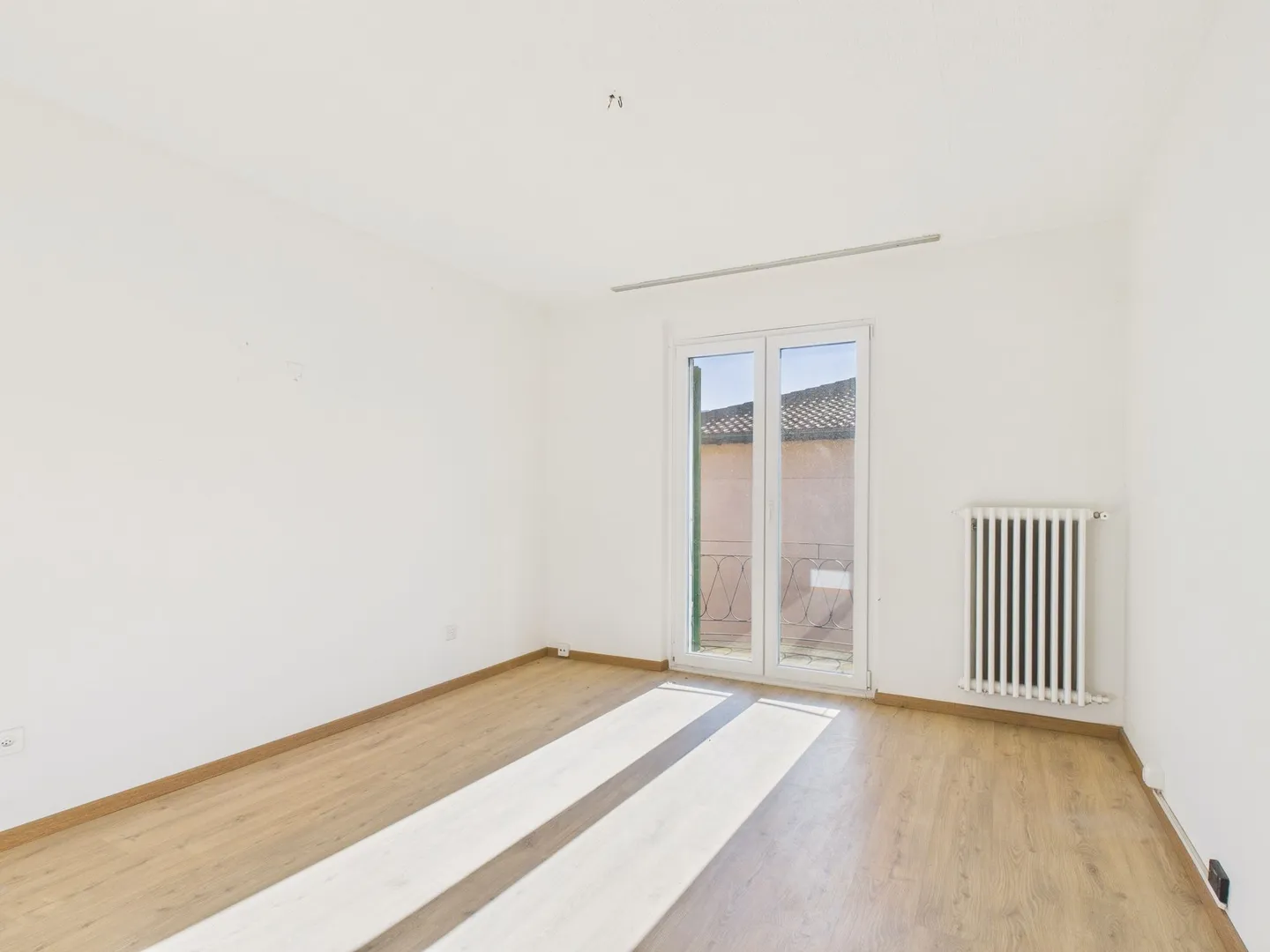 Great opportunity in Morbio Inferiore: Multifamily Building for Sale - Photo 5 of 12