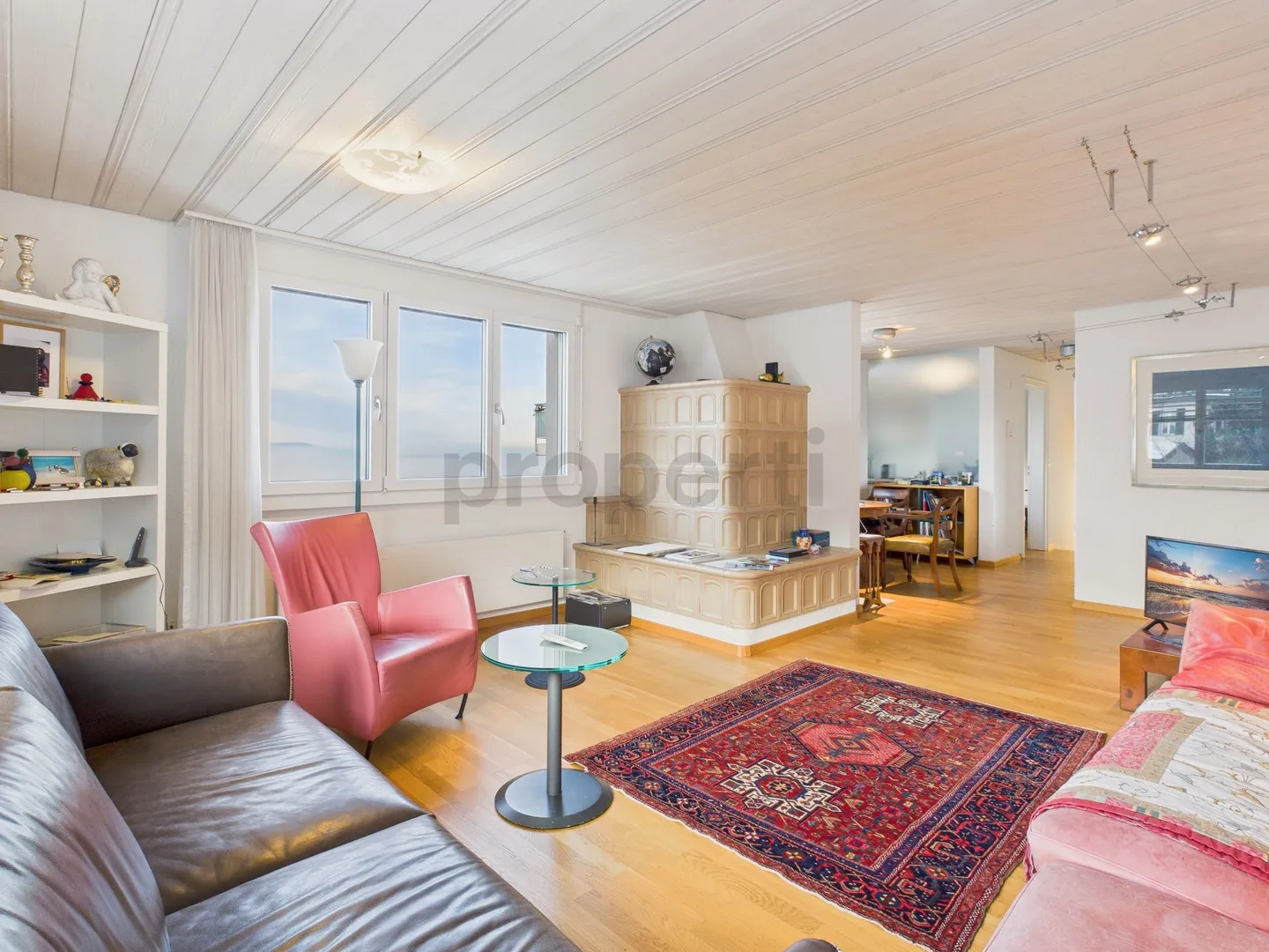 Bright 4.5-room apartment with lake view in Schindellegi - Photo 1 of 11