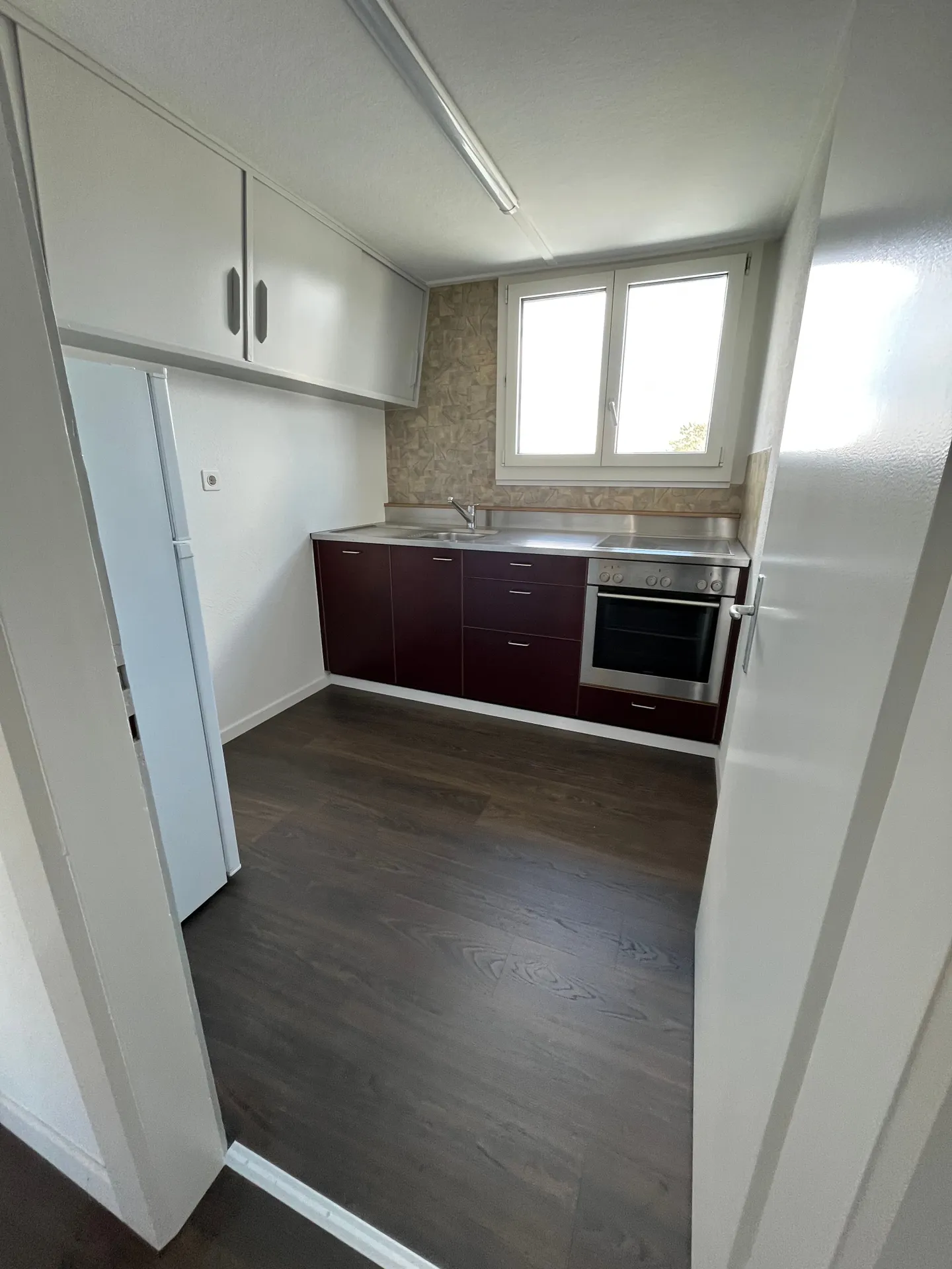 Appartement mansardé confortable de 3 pièces avec vue lointaine à Herzogenbuchsee - Photo 6 sur 8