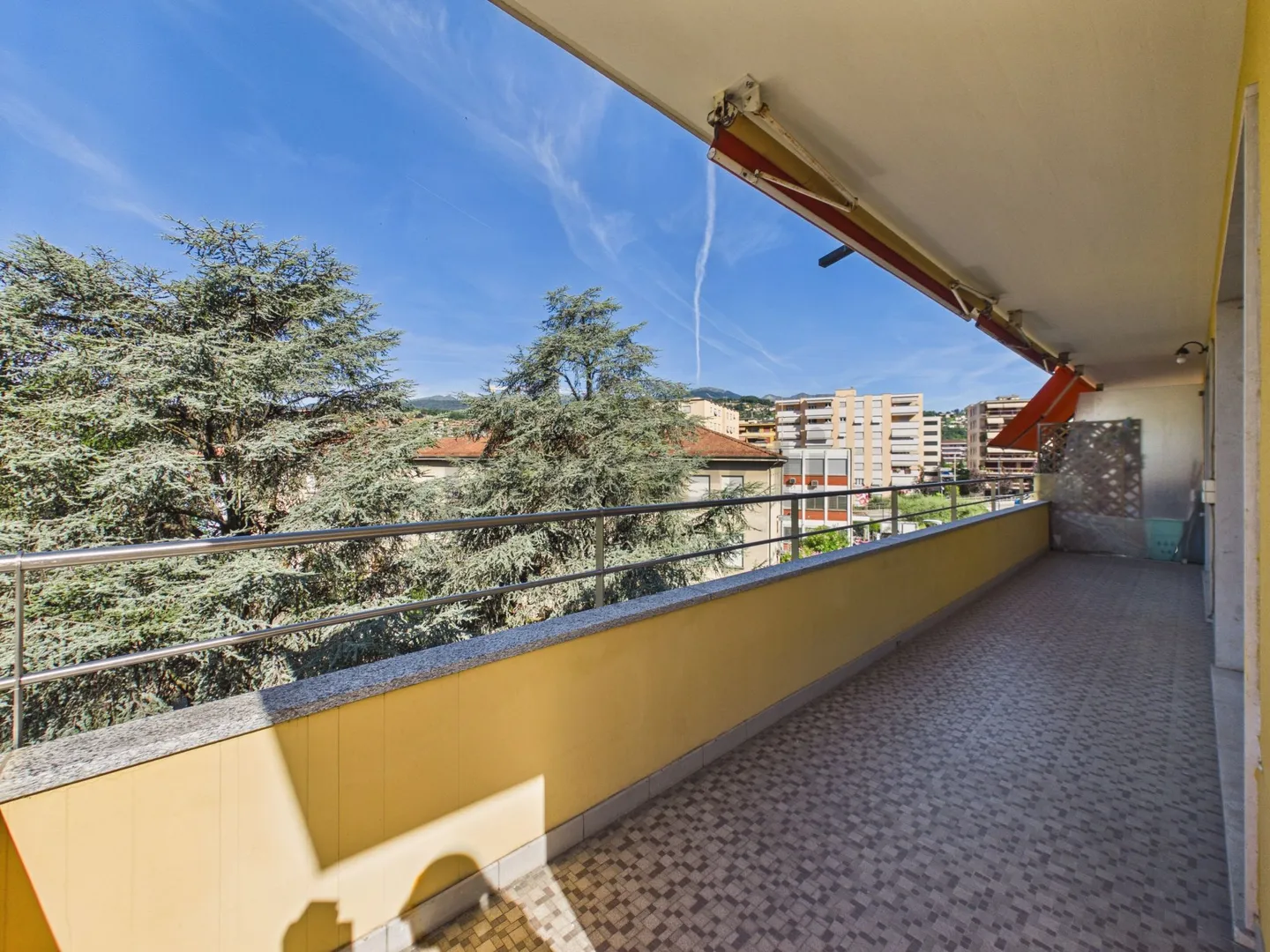 3.5 large rooms, large sunny balcony and a stone's throw from the lake (primary or secondary residence) - Photo 10 of 11
