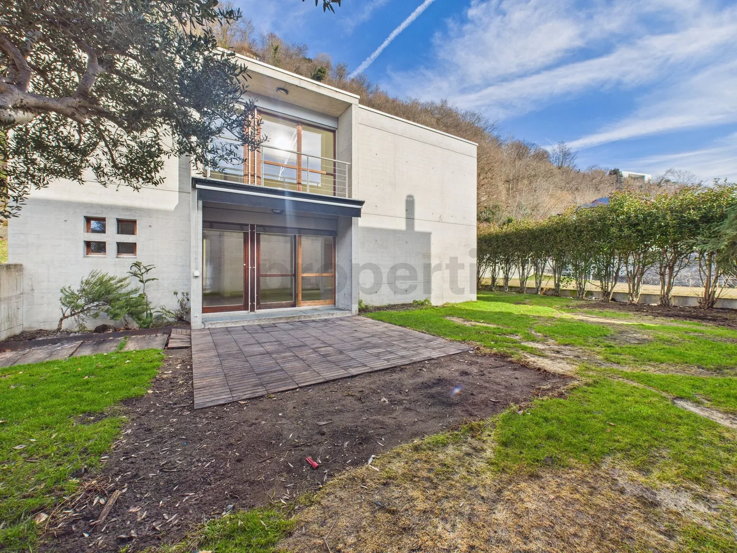 Stupenda villa con piscina a Brione - Foto 11 di 13