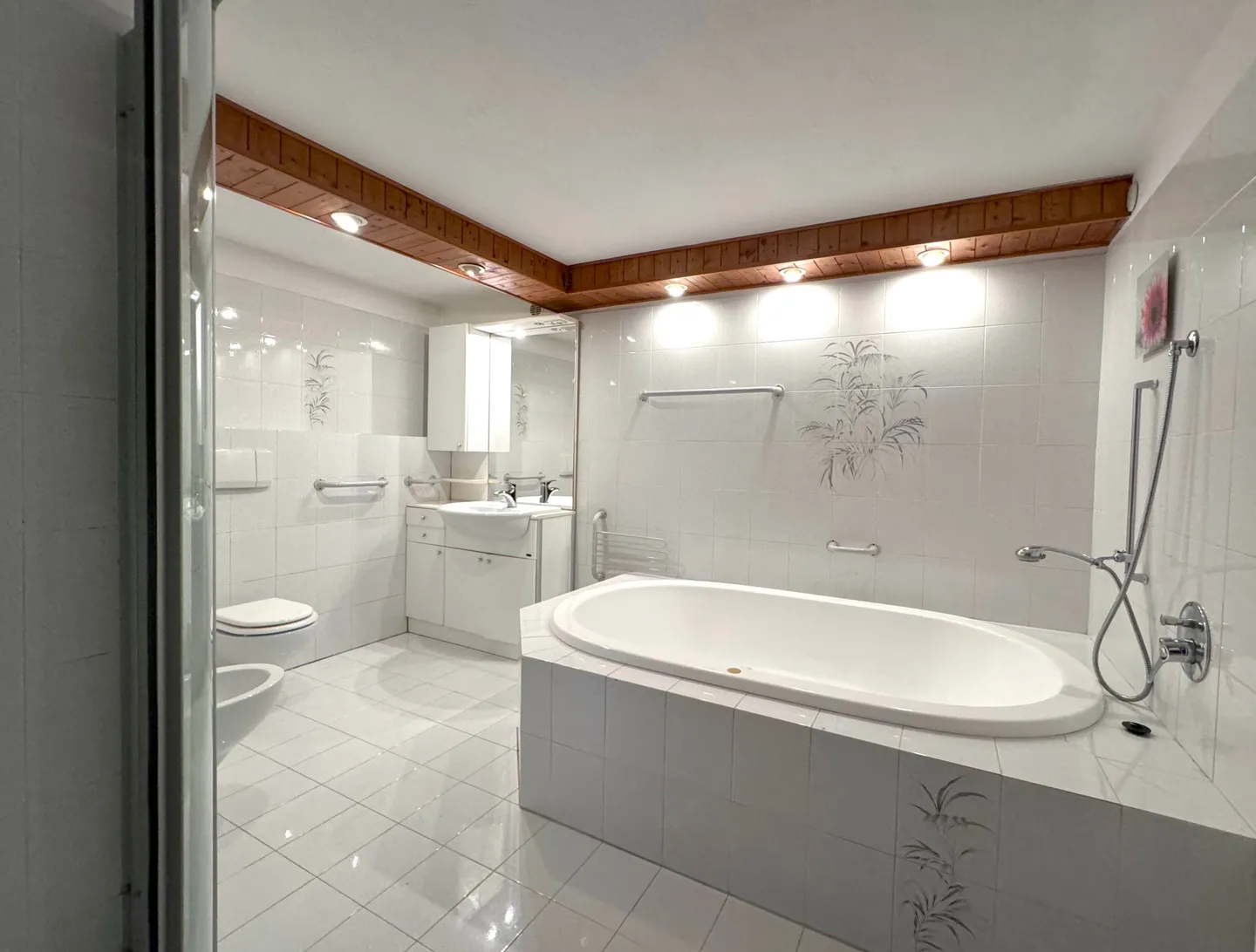 Bright 5.5-room apartment in Castel San Pietro - Photo 7 of 12