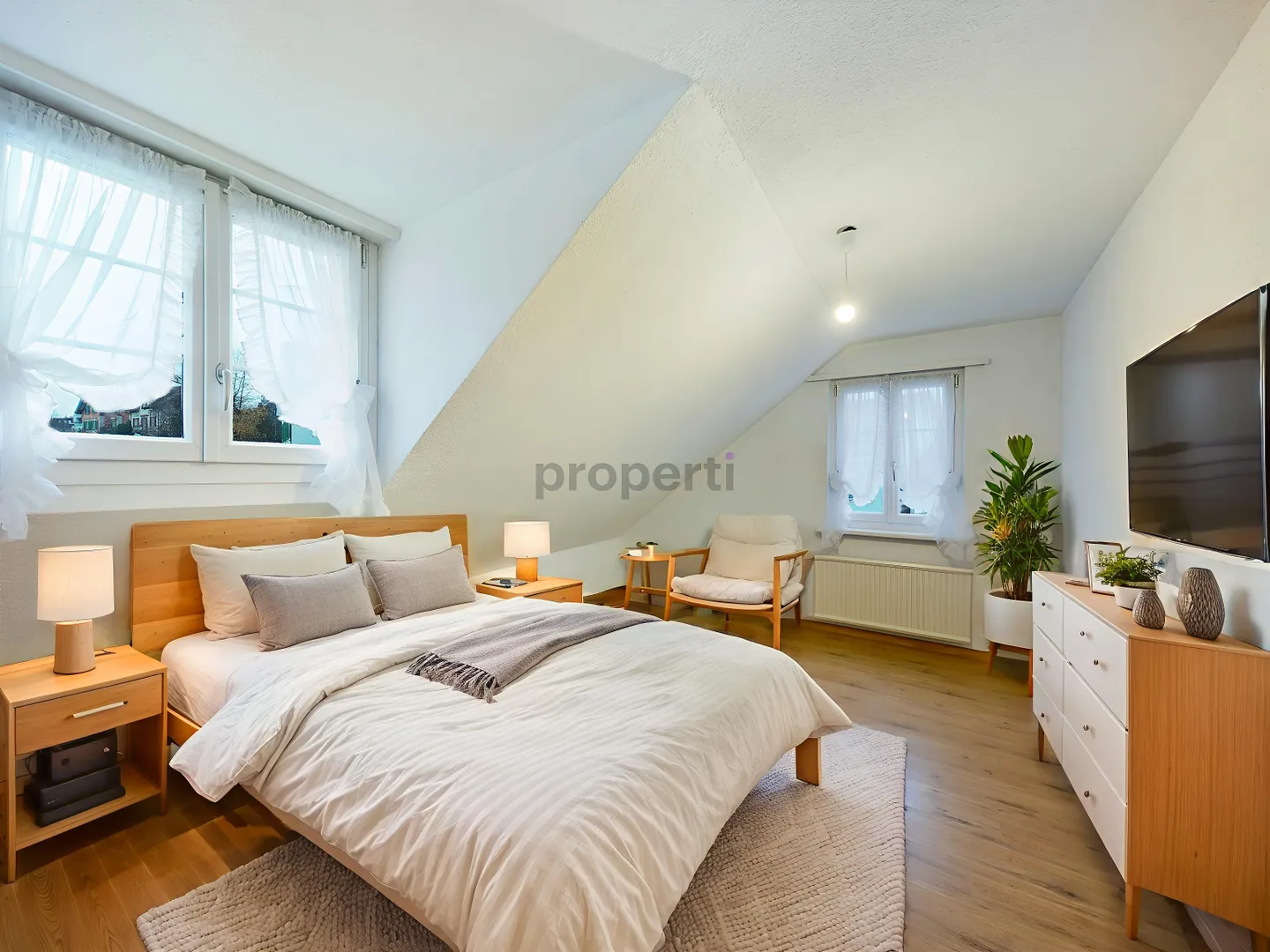 Centrally Located Maisonette Apartment with Fireplace - Ideal for Couples, Small Families or Shared Living - Photo 4 of 12