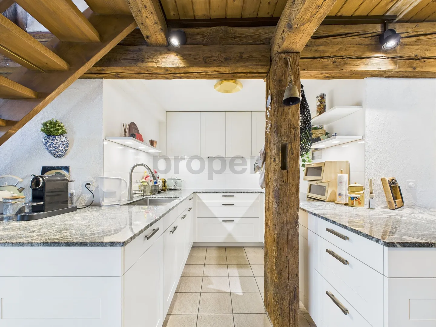 Exquisite 5.5-Zimmer Dachwohnung mit Gartenbereich in Oberglatt - Foto 5 von 11