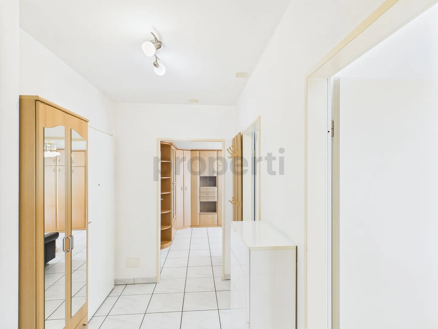 Charming & Central 2.5-Room Apartment in the Heart of Basel - Photo 9 of 13