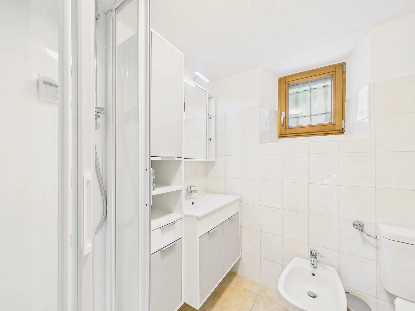 Residential Dream in Breggia, TI: Modern Single-Family Home with 5 Rooms! - Photo 10 of 12