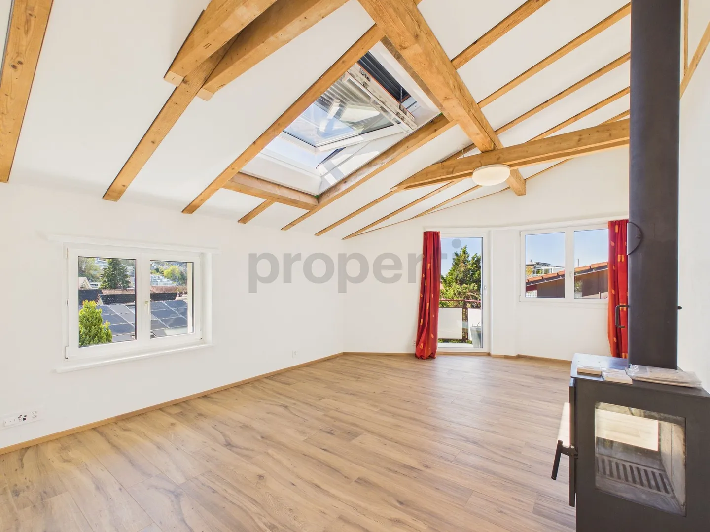 Modern 3.5-room attic apartment with garden seating area and lake view, Bäch SZ - Photo 2 of 13