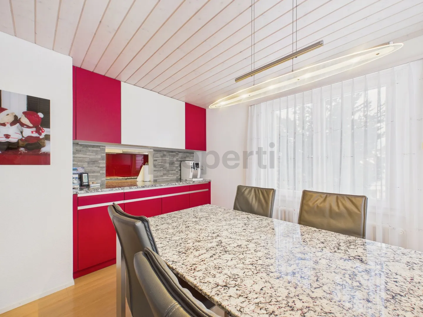 Ampia casa plurifamiliare di 5 stanze in posizione ideale vicino alla scuola e ai negozi, Oberiberg - Foto 5 di 13