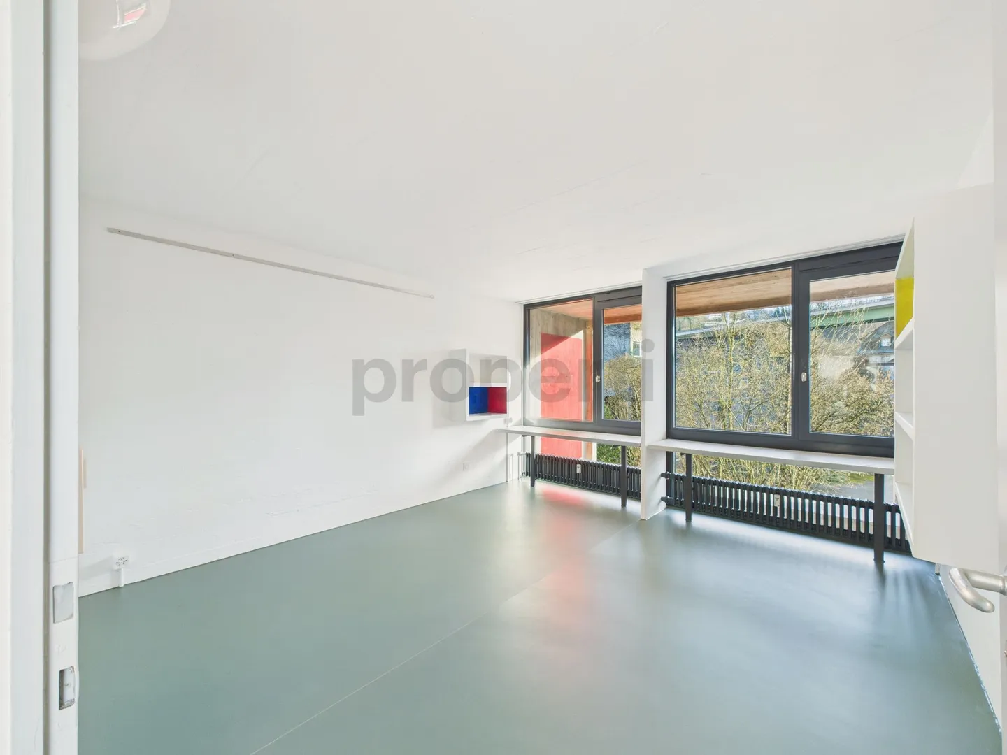 Appartamento elegante in duplex di 5,5 stanze recentemente ristrutturato con posizione ideale a Wünnewil-Flamatt - Foto 9 di 13