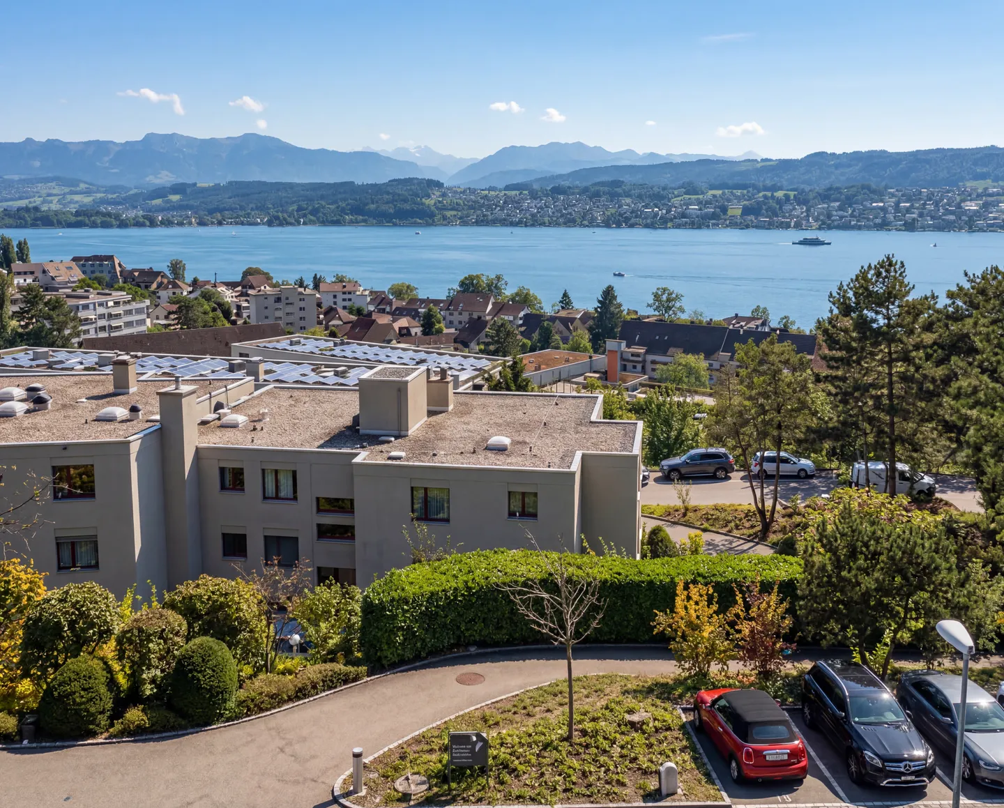 Vivere sopra il lago di Zurigo: con vista sulle montagne e sul lago a Feldmeilen - Foto 12 di 13