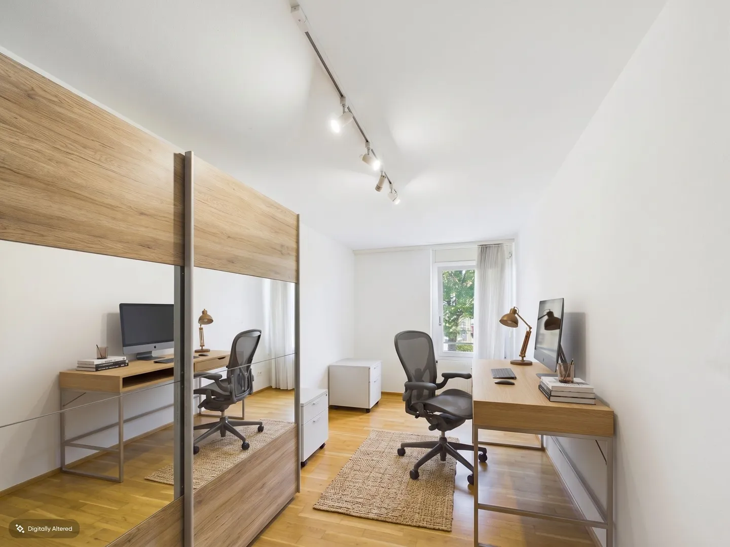Maisonette Dream on Two Levels: Renovated in 2020 with Underfloor Heating, Balconies, and Parking Space - Photo 7 of 12