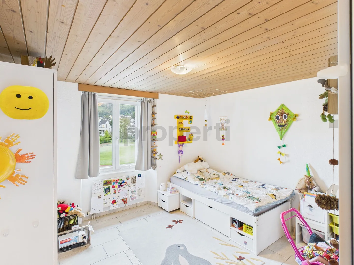 Beautiful 3.5-room apartment in a central residential area in Mollis - Photo 7 of 11